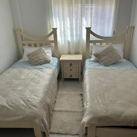 Apartment Centre *